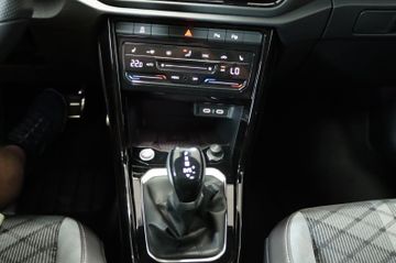 Volkswagen T-Roc 1.5 DSG R-Line Black AHK Pano Matrix Kame.