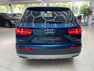 Audi Q7 - 6