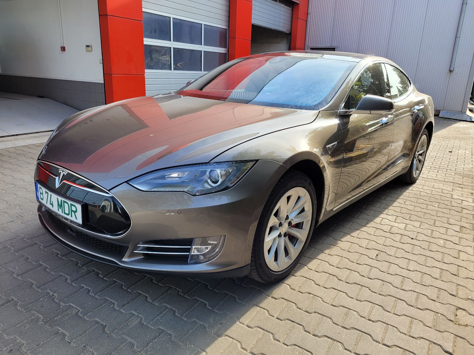 TESLA Model S