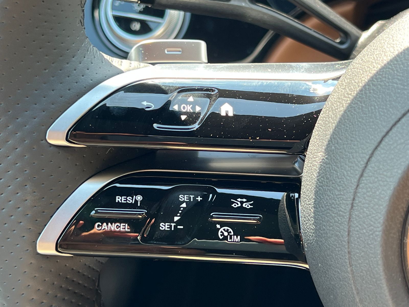 Fahrzeugabbildung Mercedes-Benz E 200 AMG LINE PREMIUM SUPERSCREEN EXCLUSIV NAPP