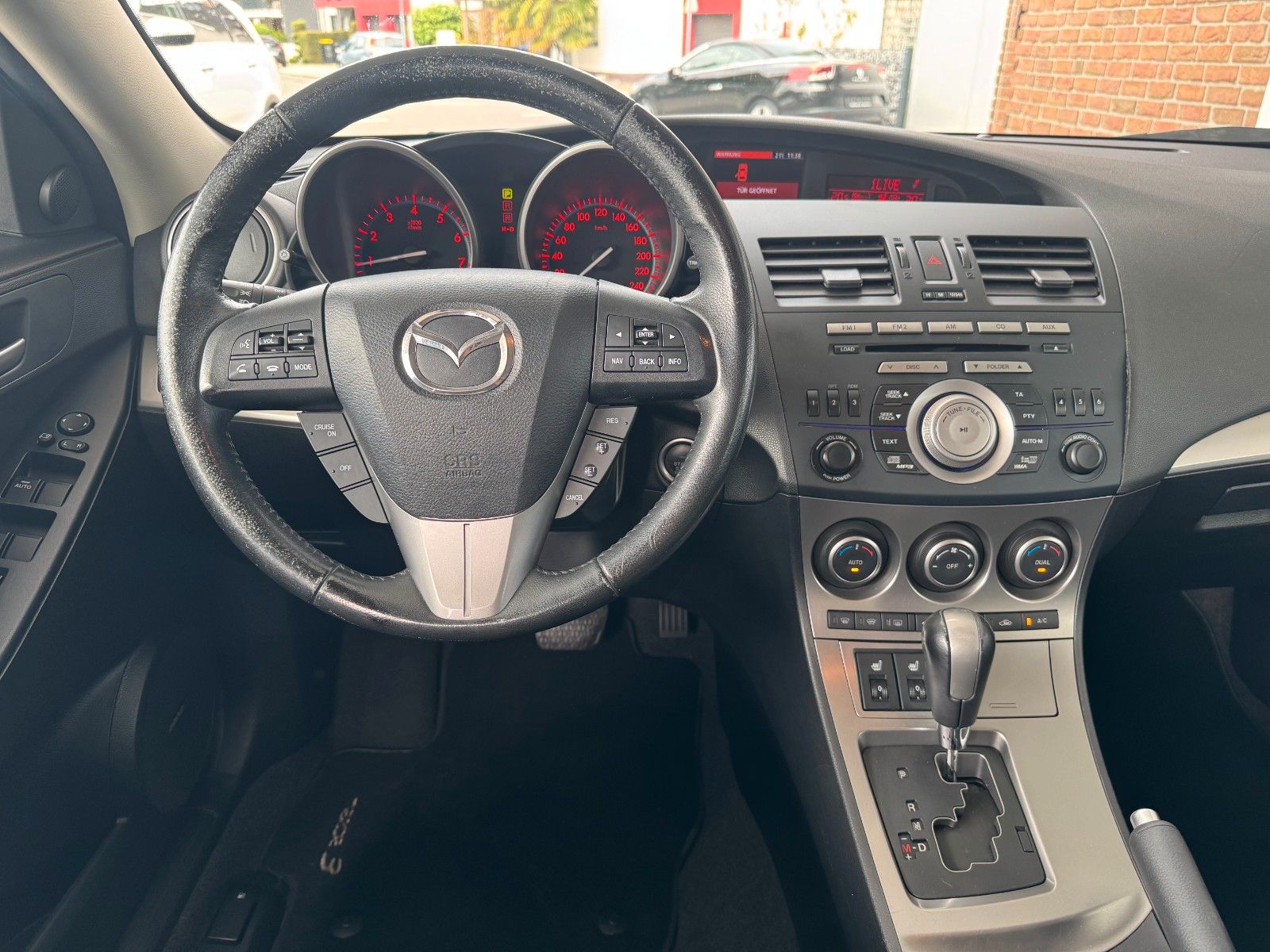 Fahrzeugabbildung Mazda 3 Lim. Sports-Line Autom. Klimaaut./BOSE/