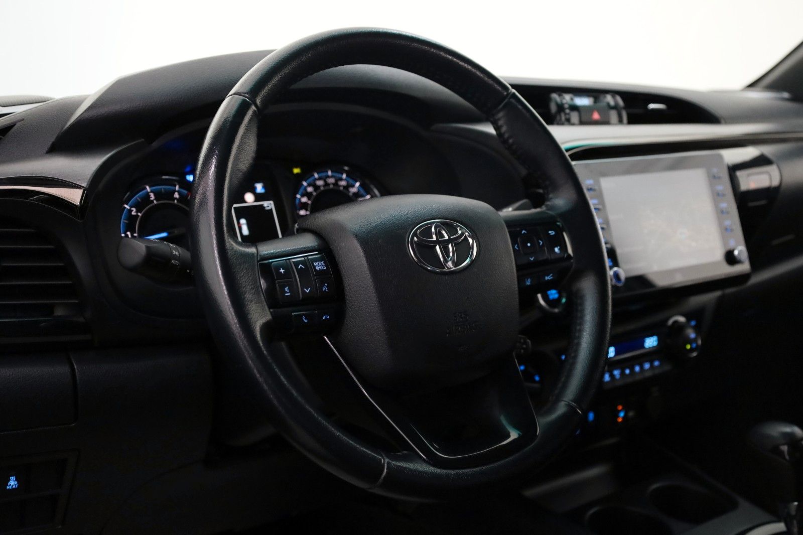 Fahrzeugabbildung Toyota Hilux 2.8 D-4D Invincible,4x4 Doka,CarPlay,Rollo