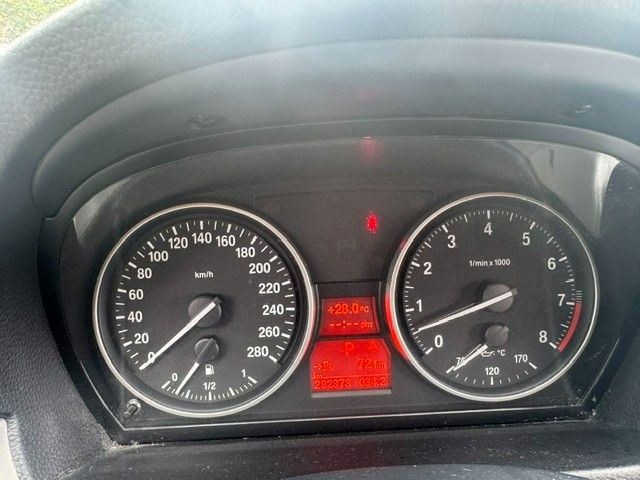 Fahrzeugabbildung BMW 325i Coupe xDrive Xenon Leder Schiebedach MOTOR