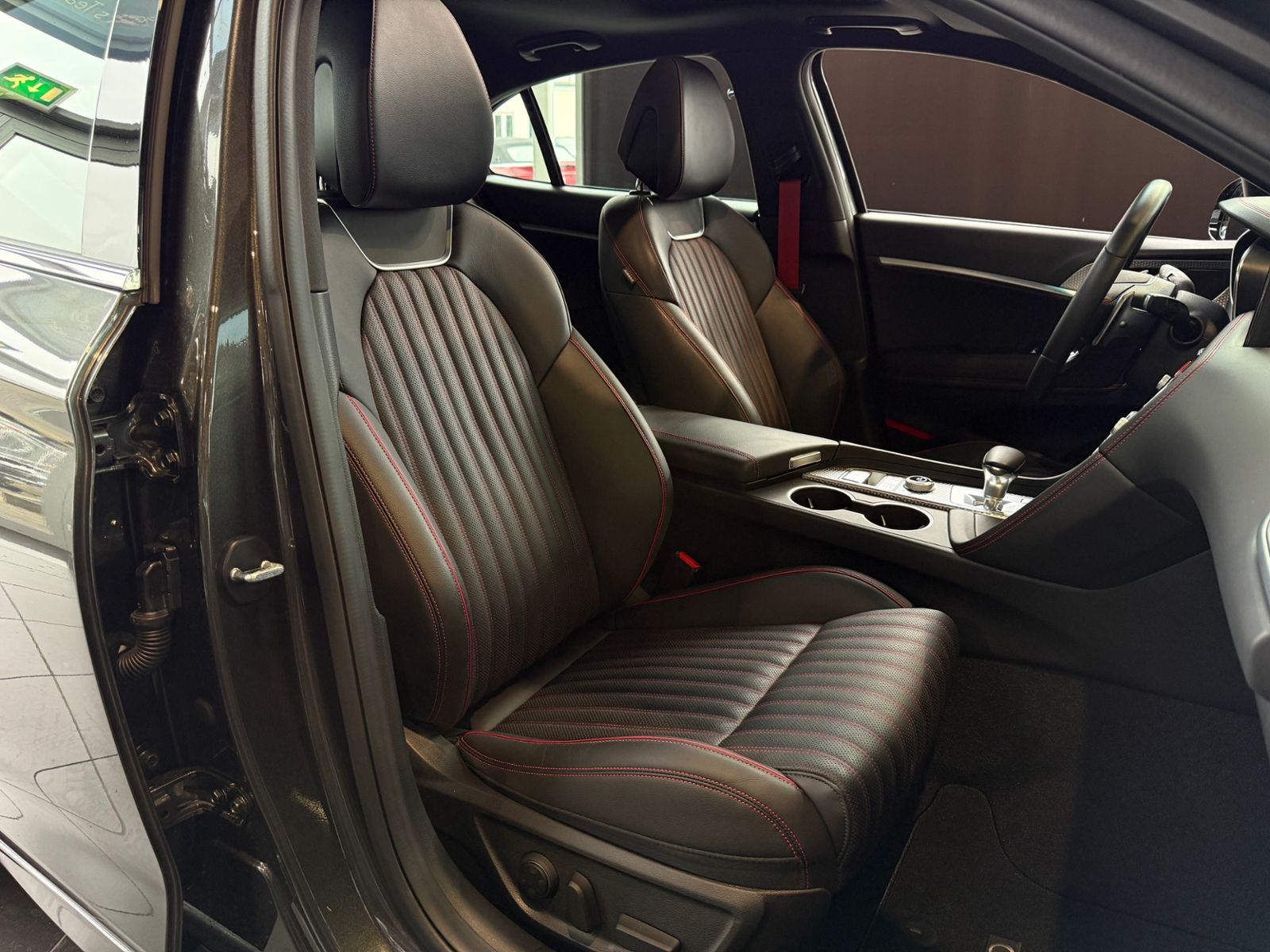 Fahrzeugabbildung Genesis G70  Shooting Brake Sport AWD PANO 360° ACC