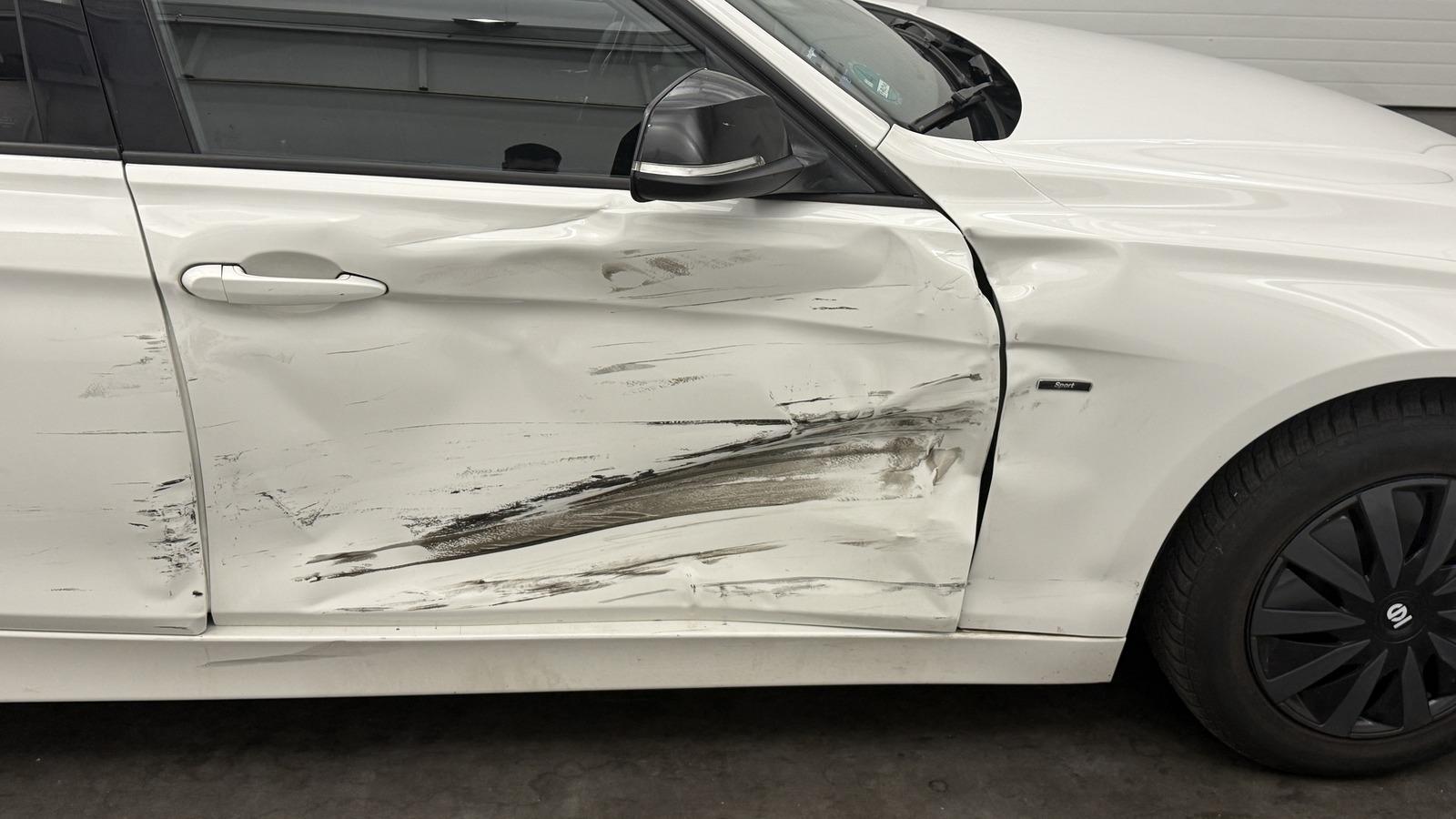 BMW 320 2012 — photo 13