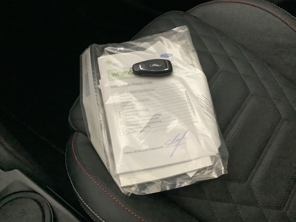 Fahrzeugabbildung Ford Focus Turnier ST-Line X HUD B&O LED Tempomat