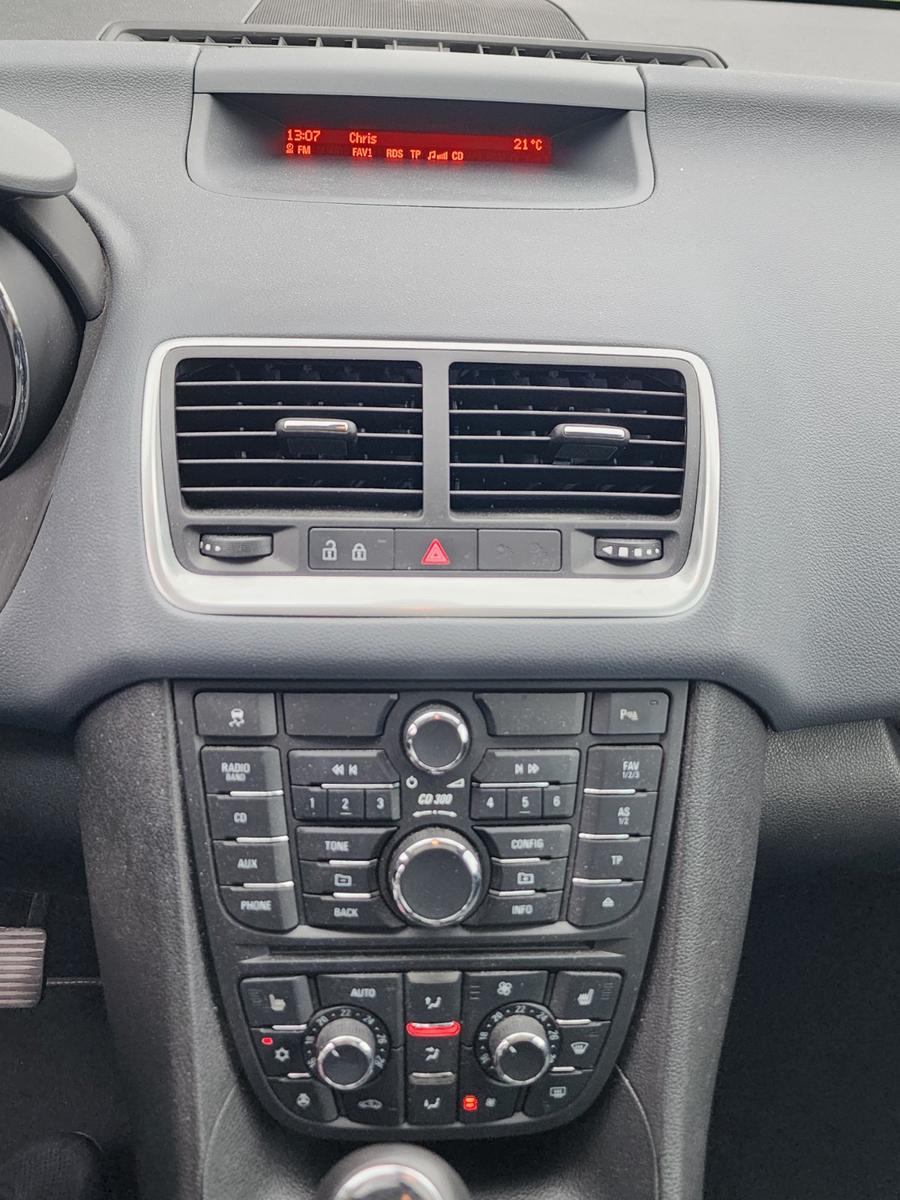 Opel Meriva 2012 — photo 11