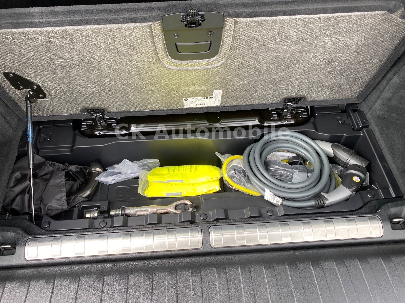 Fahrzeugabbildung BMW X5 xDrive45e M-Sport/Laser/Pano/Head-Up/360°/AHK