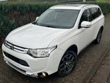 Mitsubishi Outlander 2.2 DI-D*7Sitze*Schalter*4WD*Motor Top - Mitsubishi Outlander Top mit Diesel-Antrieb