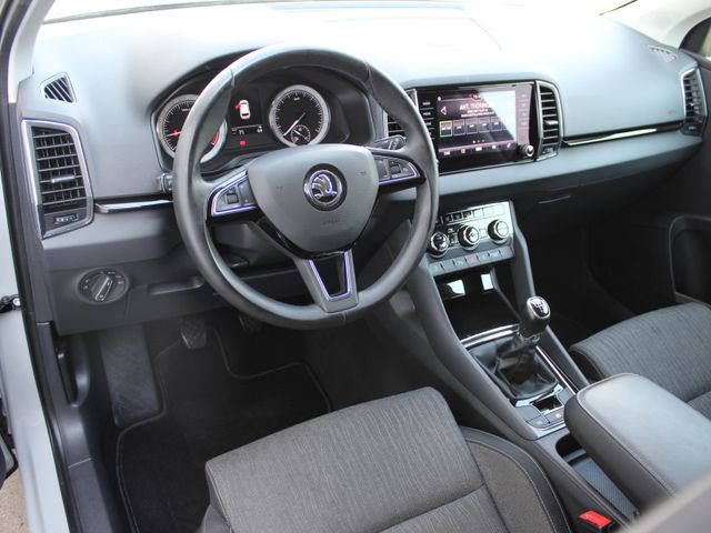 Karoq 1.6 TDI Style  Navi*Standheizung*LED