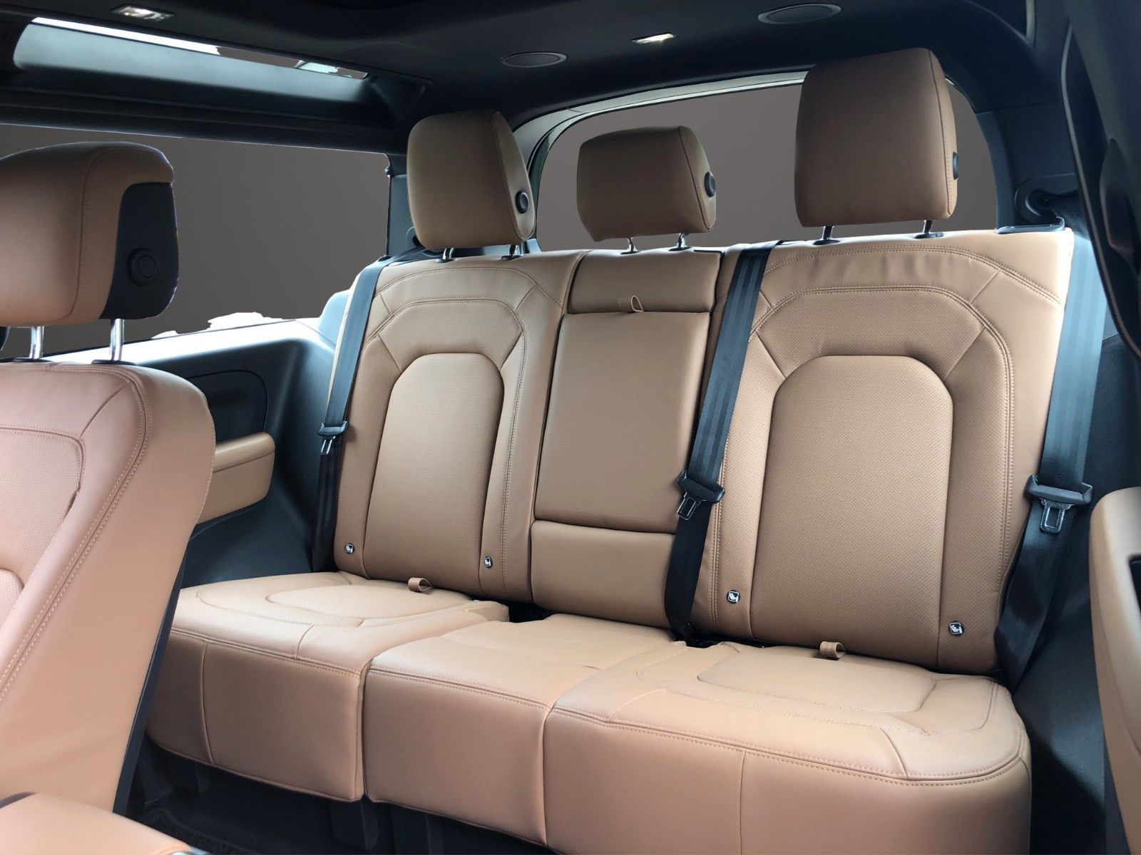 Fahrzeugabbildung Land Rover Defender 90 P425 X-Dynamic HSE MY2026