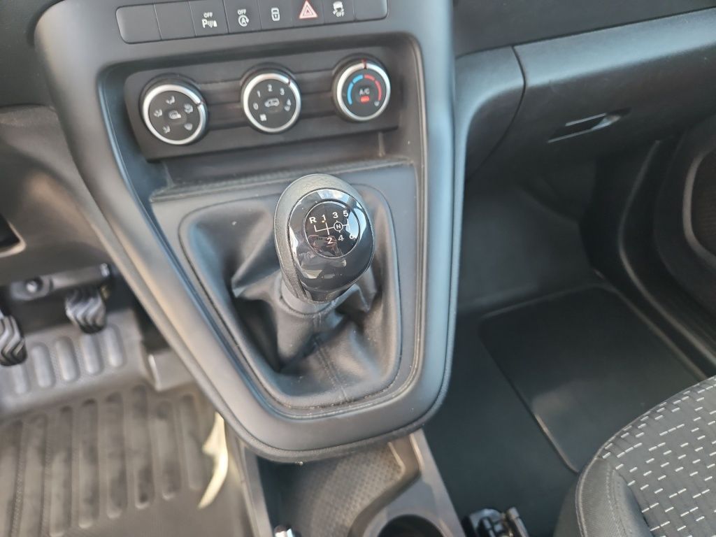 Fahrzeugabbildung Mercedes-Benz Citan 108 CDI Kasten BASE Standard Klima PTS hi.