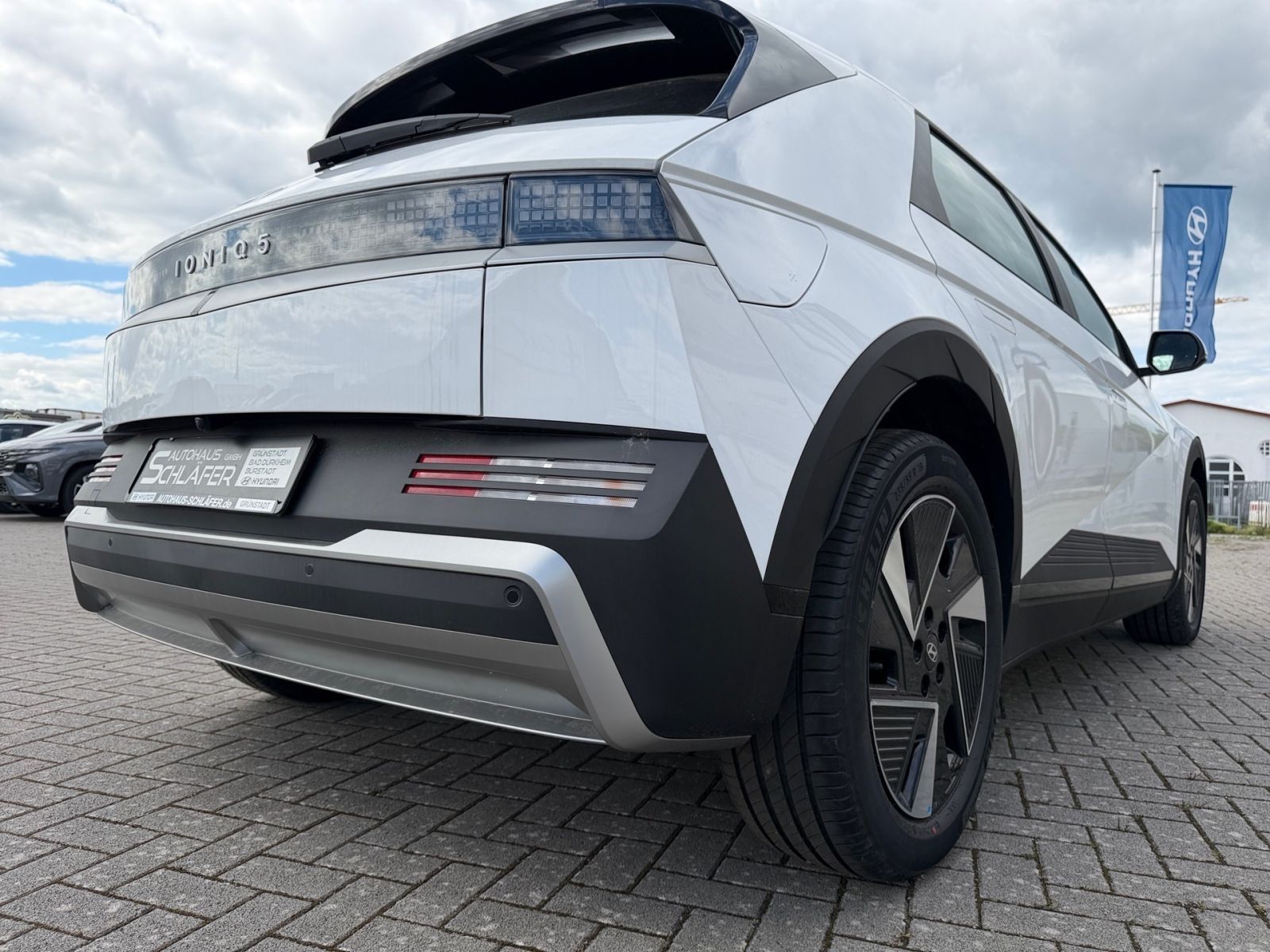 Fahrzeugabbildung Hyundai IONIQ 5 Elektro 63 kWh Wärmepumpe
