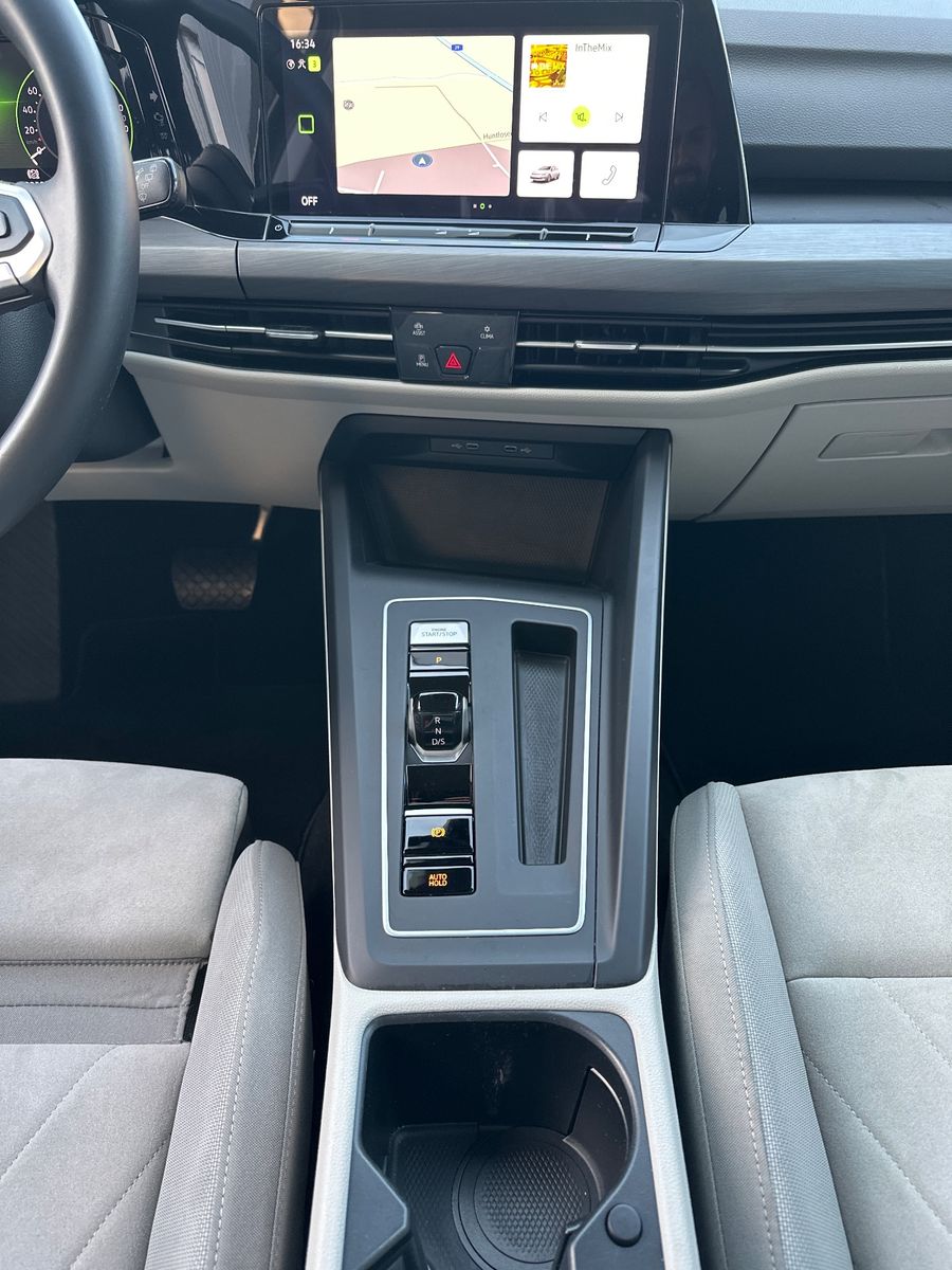 Fahrzeugabbildung Volkswagen Golf Variant 1.5 eTSI OPF DSG Style NAV+LED+ACC