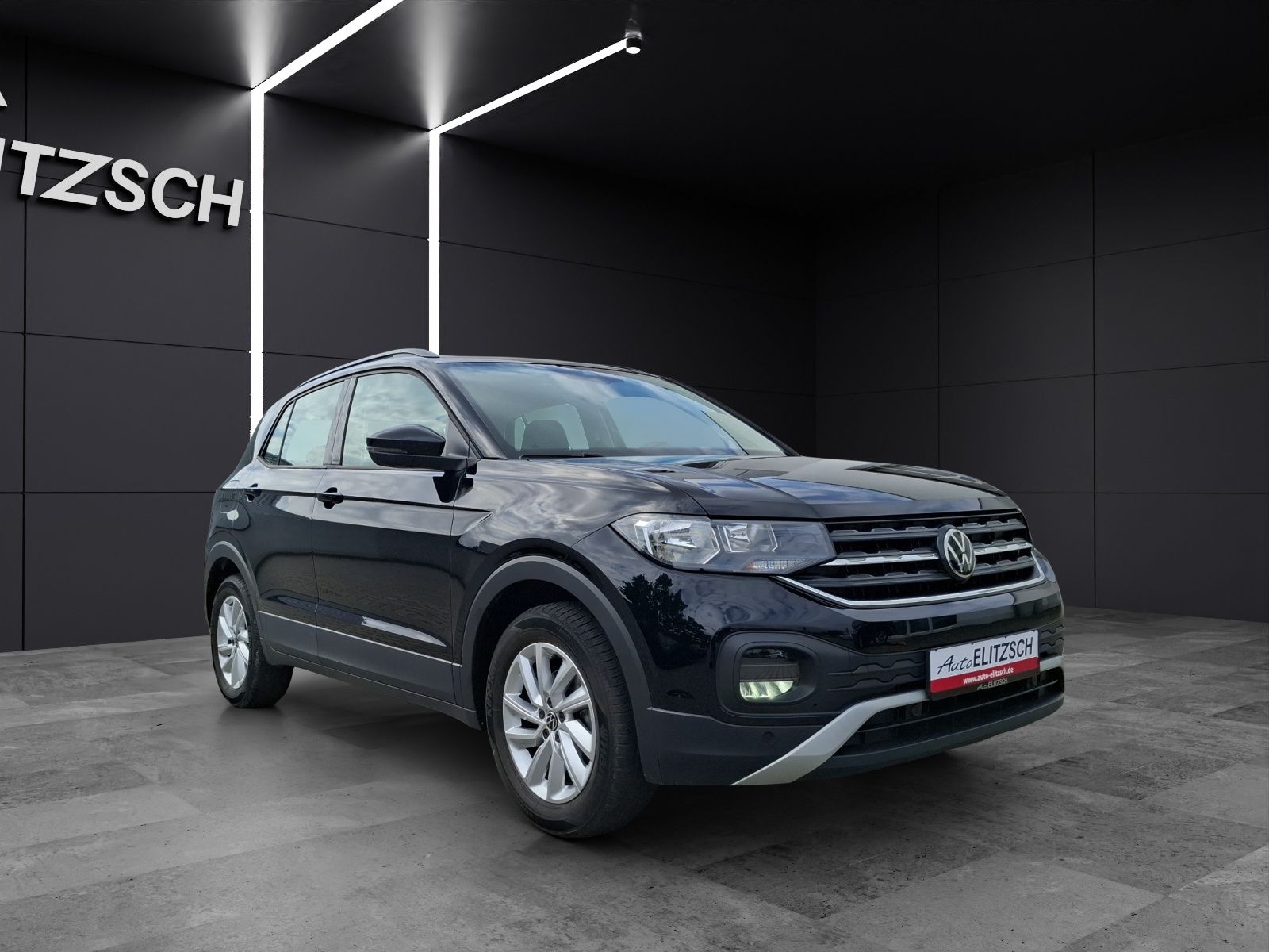 Fahrzeugabbildung Volkswagen T-Cross TSI Life Navi Climatronic RFK SH LM