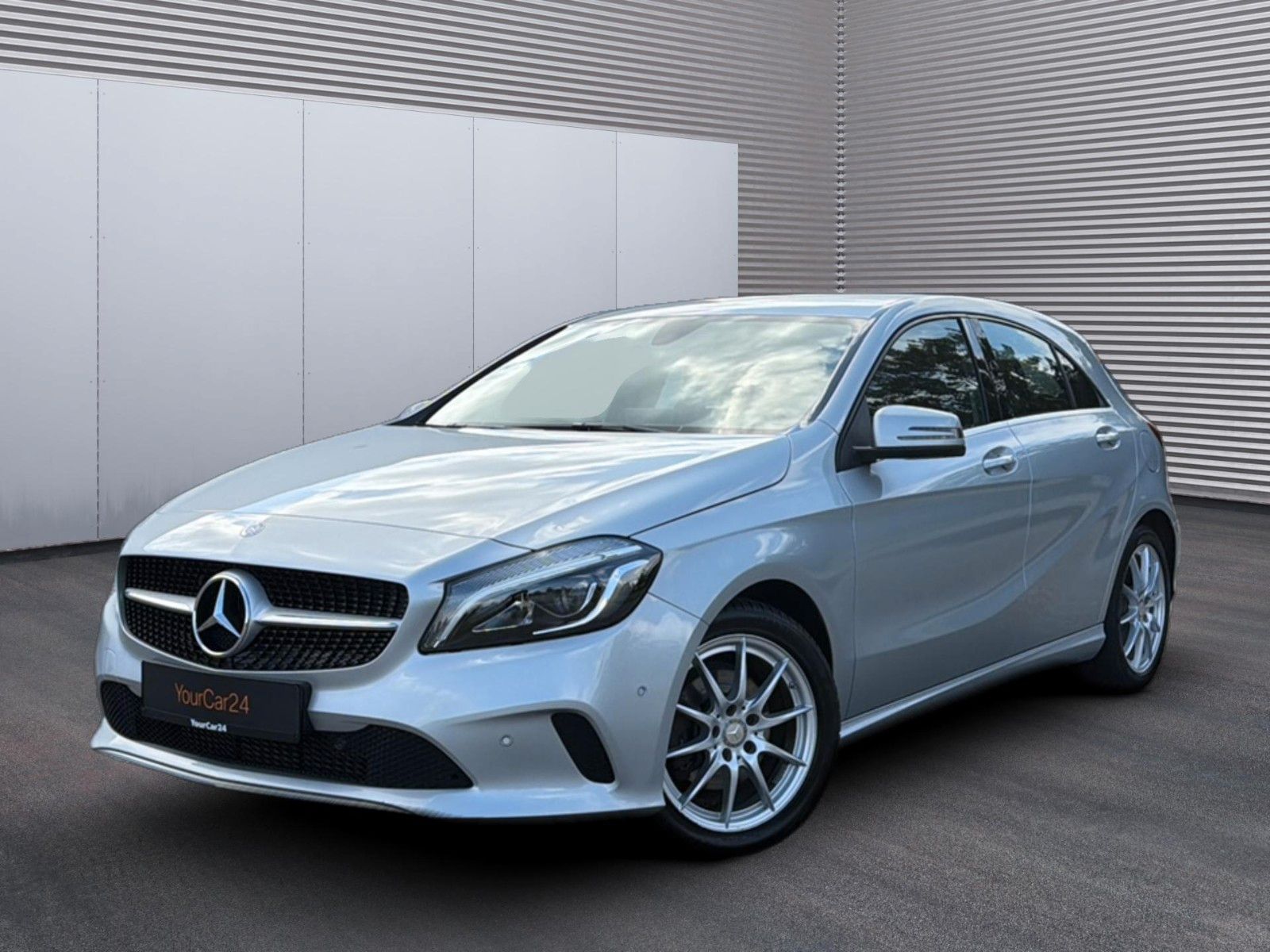 MERCEDES-BENZ A 180 BEfficiency Urban *LED*PARK-ASSIST*NAVI*BT