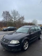 Volkswagen Vw Passat 2.5TDI V6 Automatik Klima Teilleder - Volkswagen Passat aus 2004 mit Diesel-Antrieb