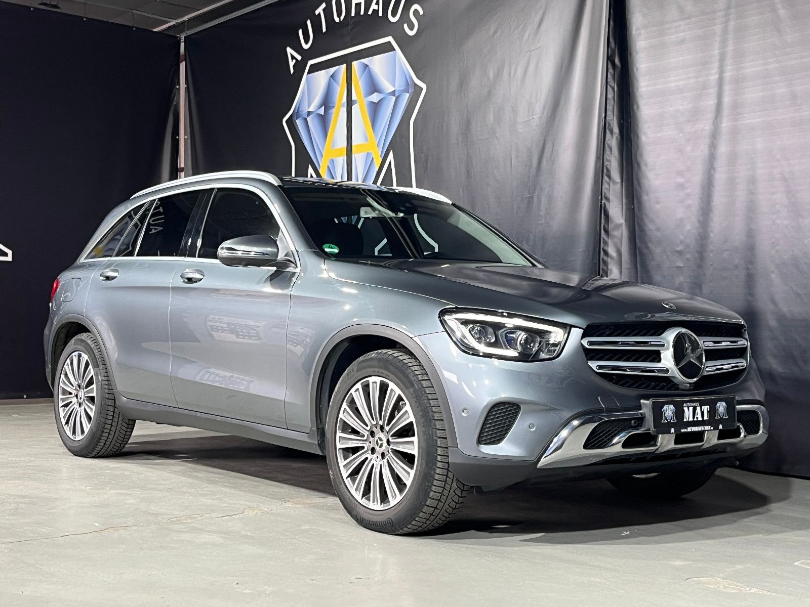 MERCEDES-BENZ GLC 220D 4MATIC ACC MASSAGE 360° LANE ASSIST SHZ