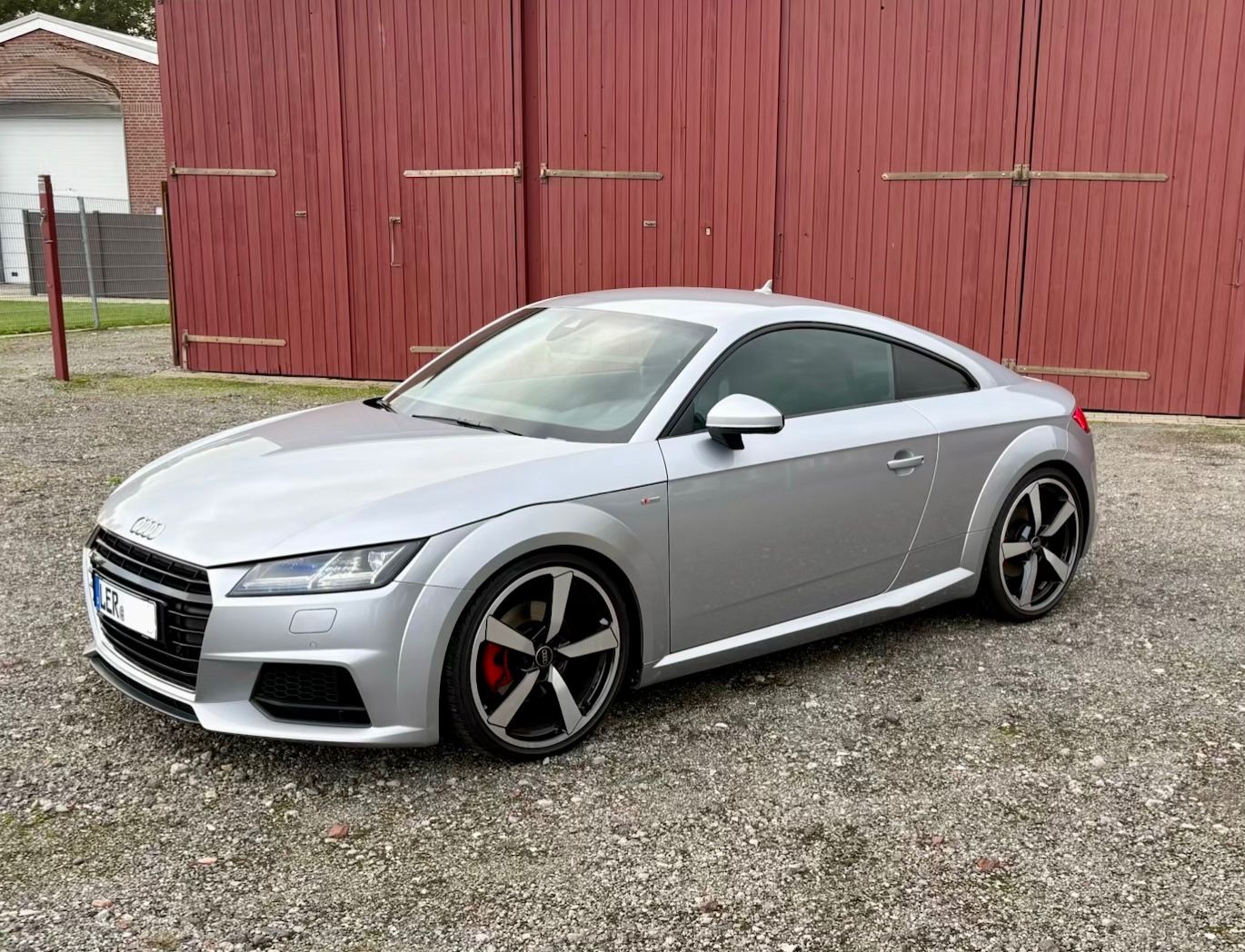 AUDI TT 8S Coupé 2.0 TFSI - S Line LED, B&amp;O, 20 Zoll