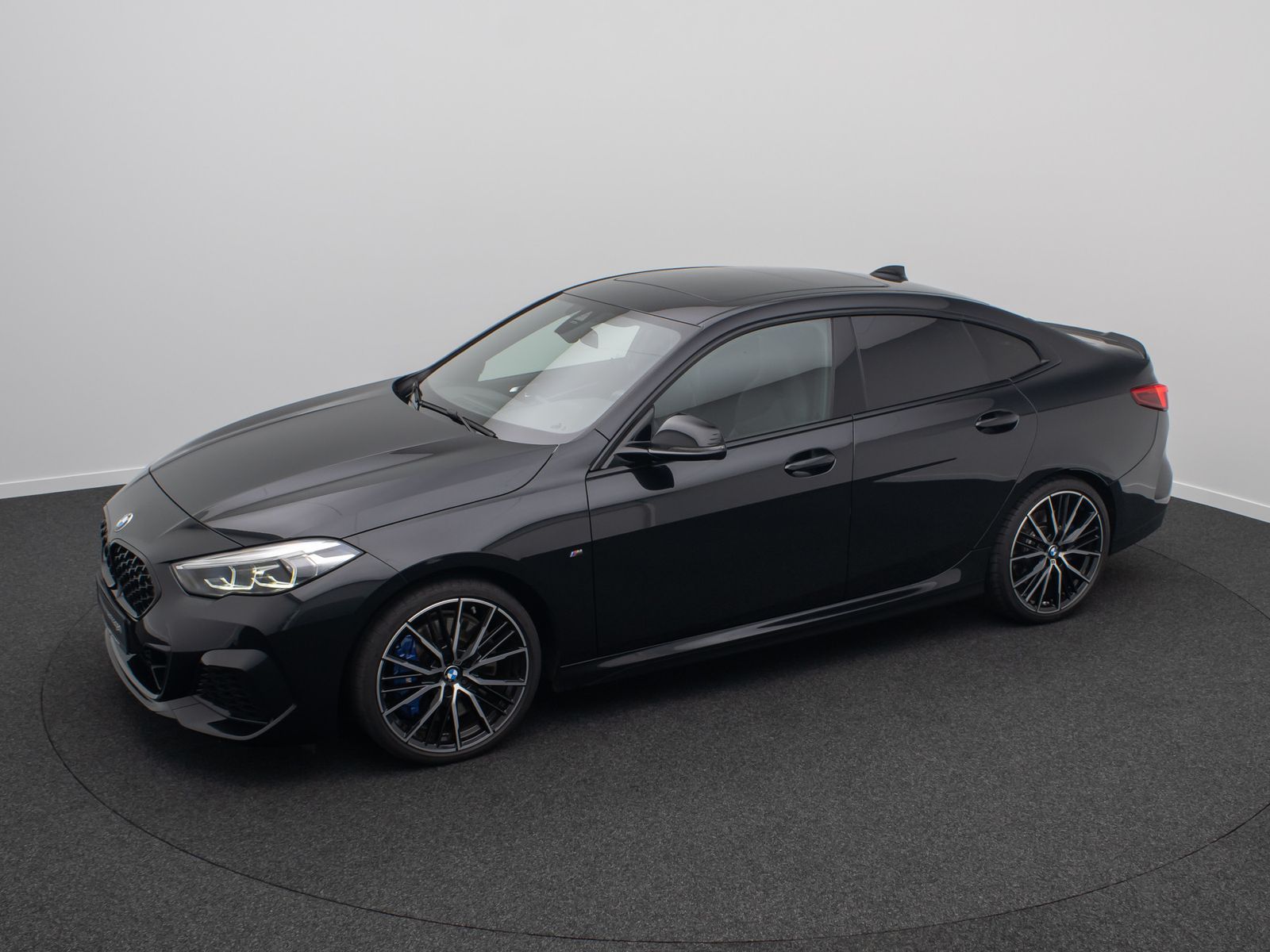 Fahrzeugabbildung BMW M235i xD GranCoupé DAB H/K Panorama Leder 19Zoll