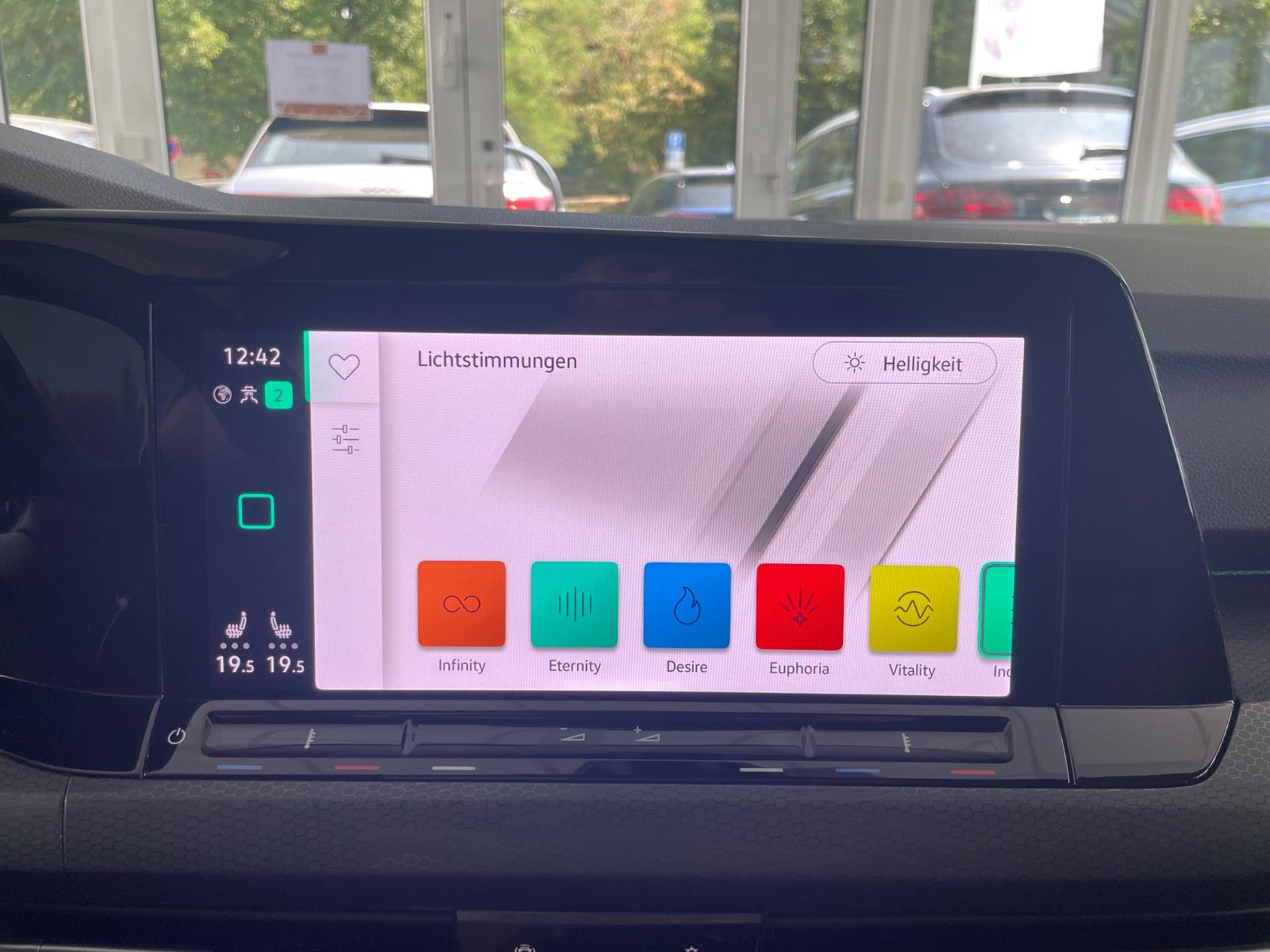 Volkswagen Golf VIII 2.0 TSI Lim. GTI Navi*Dig.Cockpit*DSG*, миниатюра 18