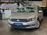 Volkswagen Passat Variant Comfortline *Navi*AHK*Kamera* - silberne Volkswagen Passat Variant