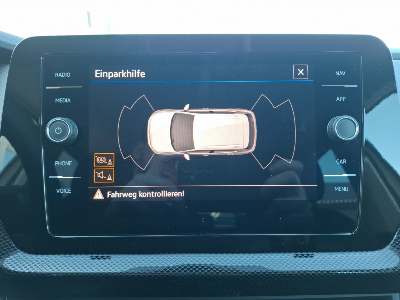 Fahrzeugabbildung Volkswagen T-Cross TSI Life DSG LED Navi AID ACC PDC SH LM