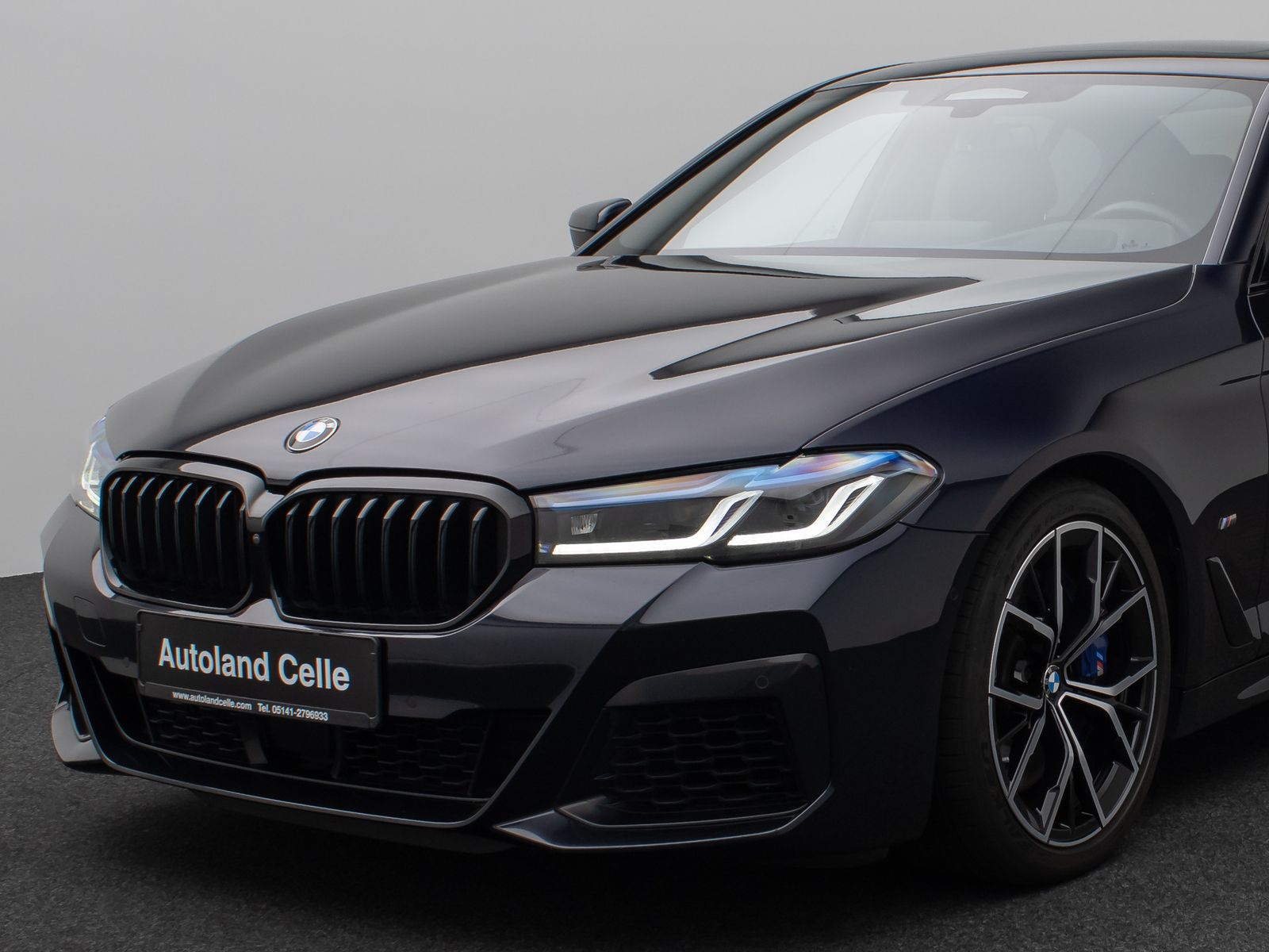Fahrzeugabbildung BMW M550i xD Glasdach Laser 360°HUD DAB H/K SoftCl