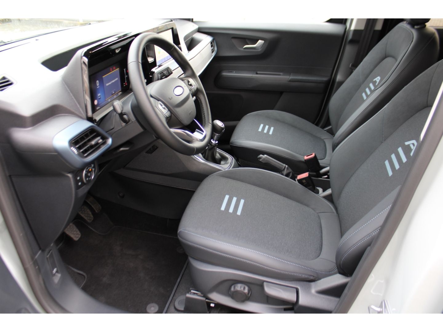 Fahrzeugabbildung Ford Tourneo Courier Active1,0 EcoBoost ACC Navi TWA