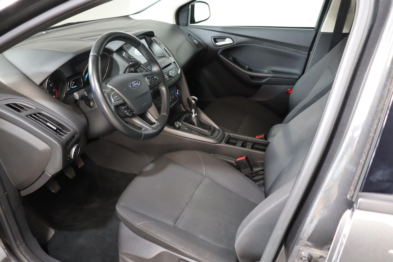 Ford Focus Turnier Business 1.0 EcoBoost NAVI*SHZ*PDC