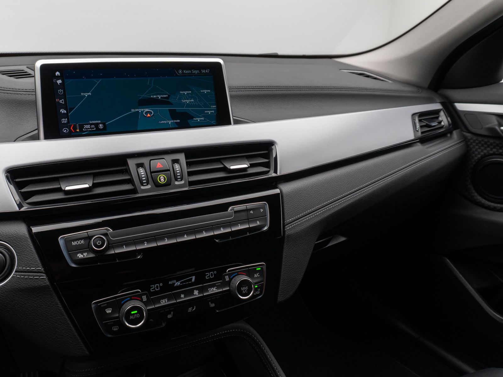 Fahrzeugabbildung BMW X2 sD20i Kamera DAB Komfort HiFi Navi LED Memory