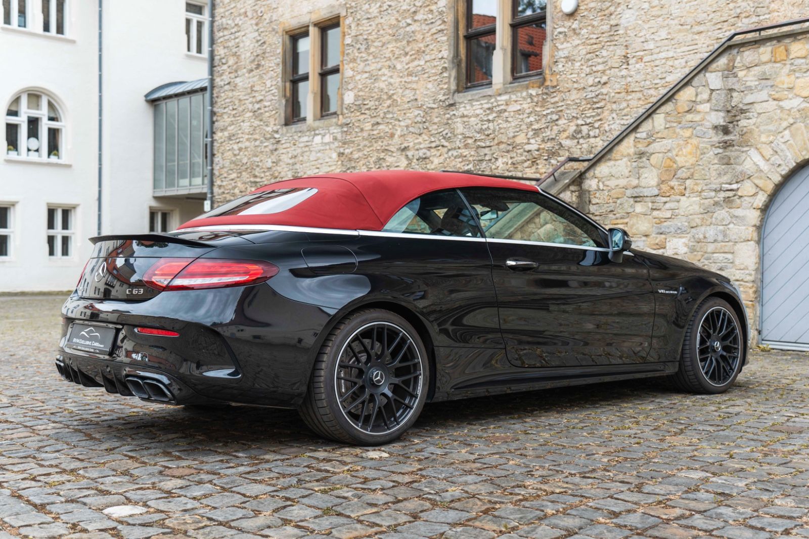 Fahrzeugabbildung Mercedes-Benz C 63 AMG  CABRIO AMG LED BURMESTER NAV KAMERA