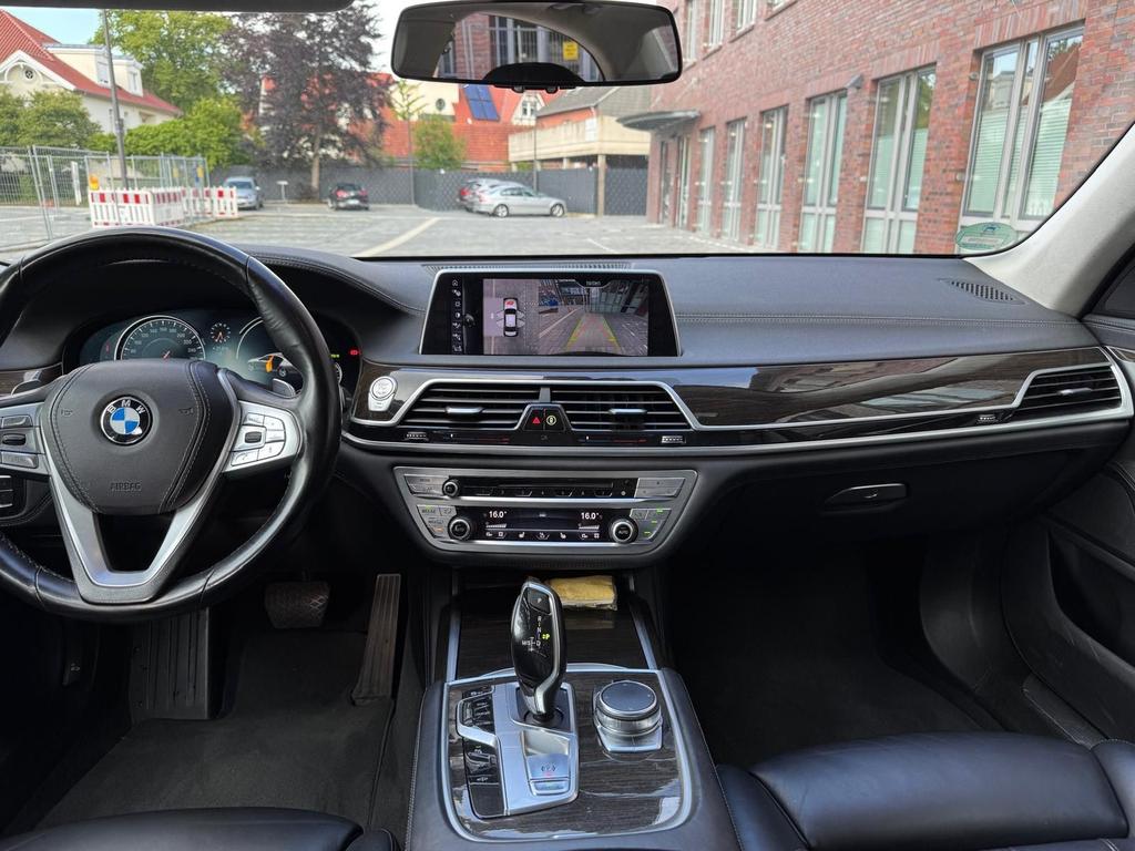 BMW 730