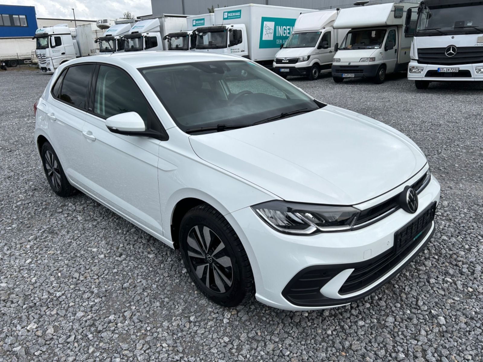 Fahrzeugabbildung Volkswagen Polo VI Move 1.0 TSI  SHZ RFK Garantie