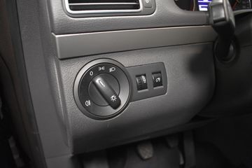 Volkswagen Touran - 11