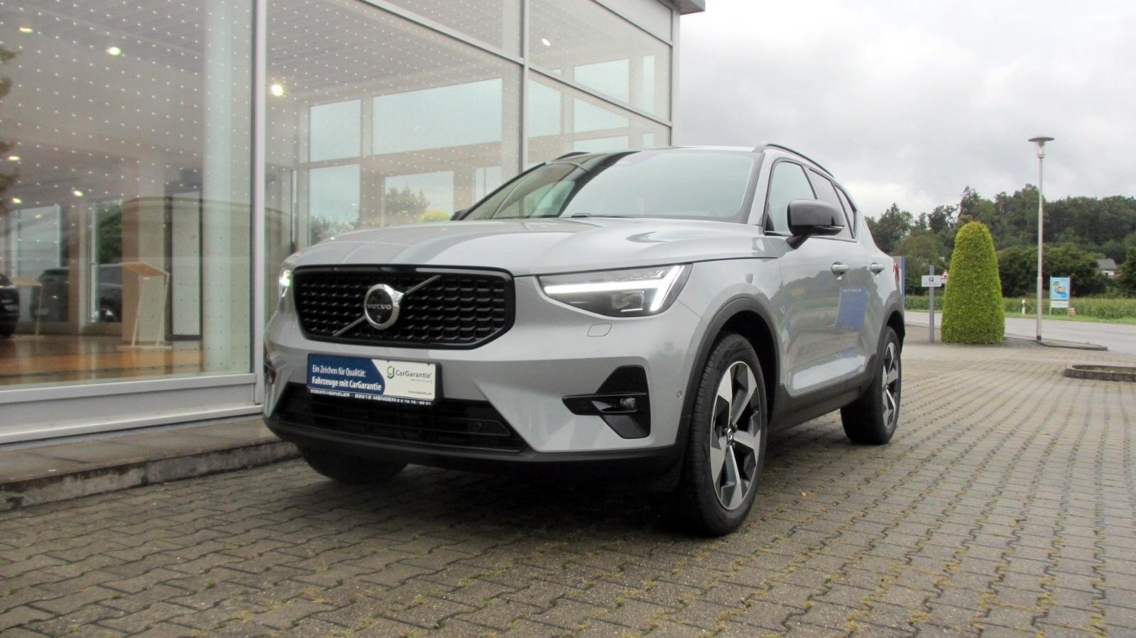 Volvo XC40 B3 Plus Dark +LEDER+PANO+360°+PIXEL+AHK