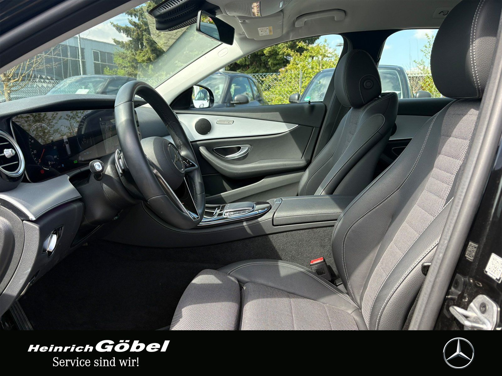 Fahrzeugabbildung Mercedes-Benz E 220 T d AVANTGARDE*CARPLAY*TOTWINKEL*AMBIENTE
