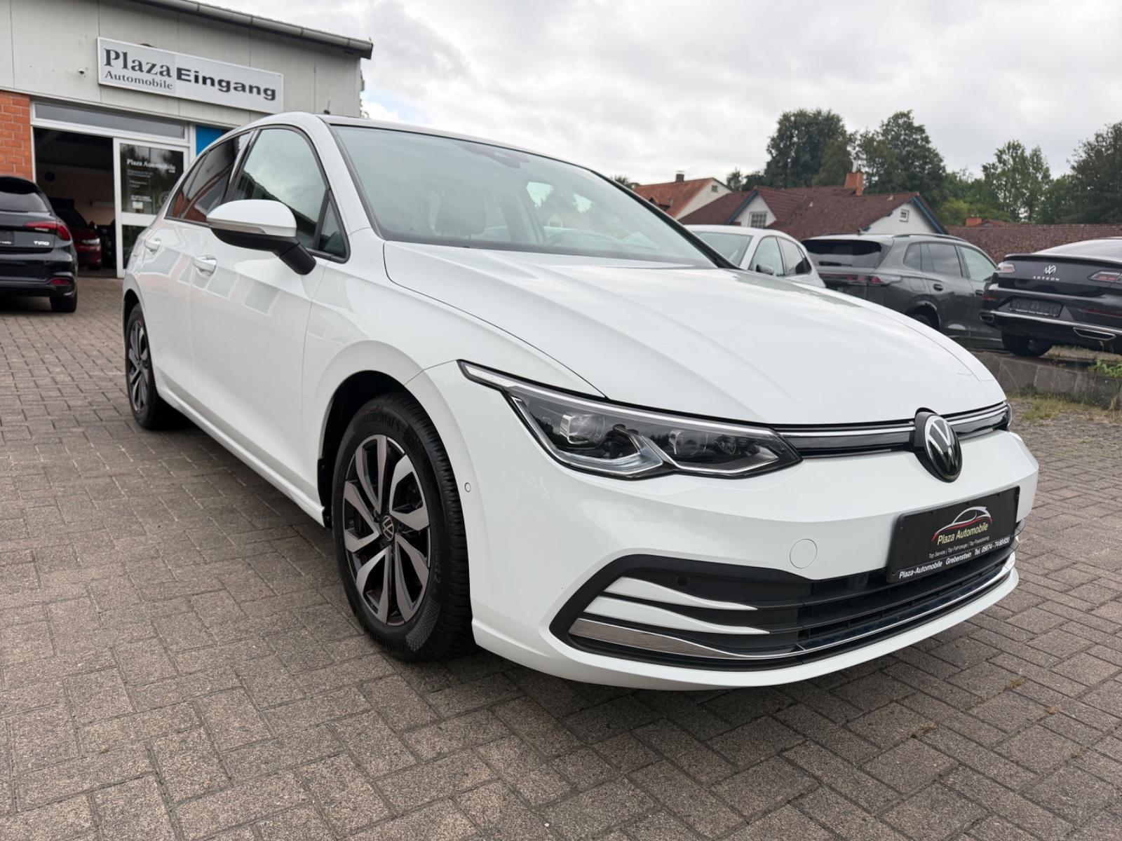 Volkswagen Golf VIII 2.0 TDI Active PANO KAMERA HEADUP AHK