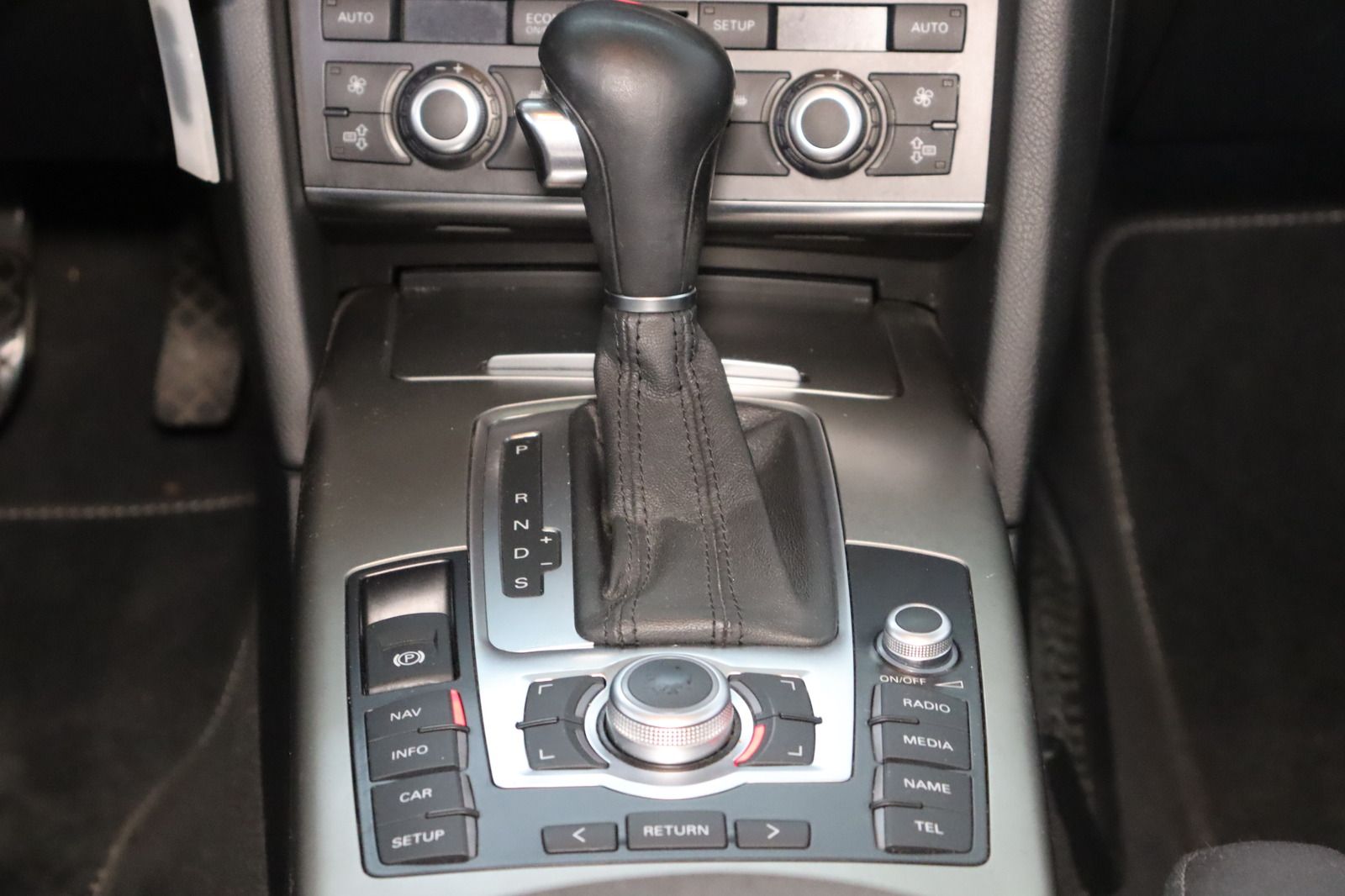 Fahrzeugabbildung Audi A6 2.0 TDI multitronic Avant * Xenon * AHK * PDC