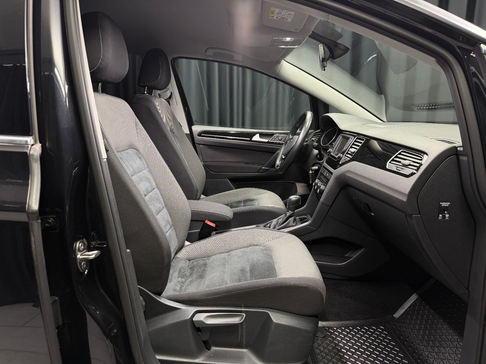 Fahrzeugabbildung Volkswagen Golf Sportsvan VII Highline |AUTOMATIK|PDC|DSG