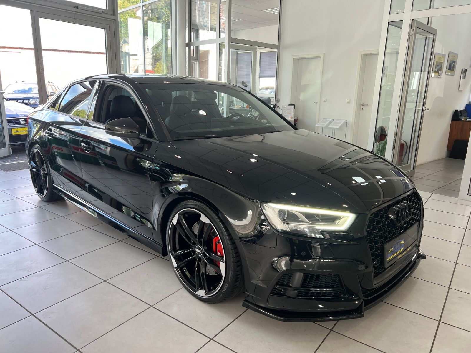 Fahrzeugabbildung Audi S3 Lim. 2.0 TFSI quattro * ALL BLACK *