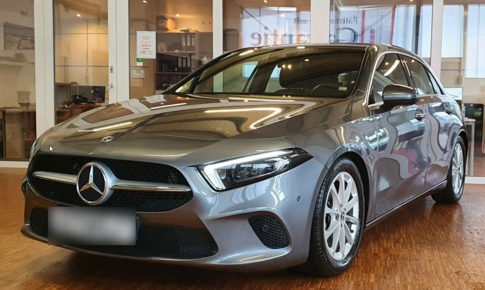 MERCEDES-BENZ Mercedes Benz A200