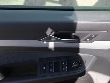 Volkswagen Golf VIII 1.5 TSI Life Move KLIMA LED NAVI ALU