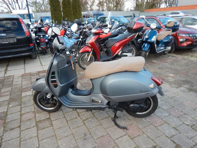 Vespa GTS 300 Super Sport