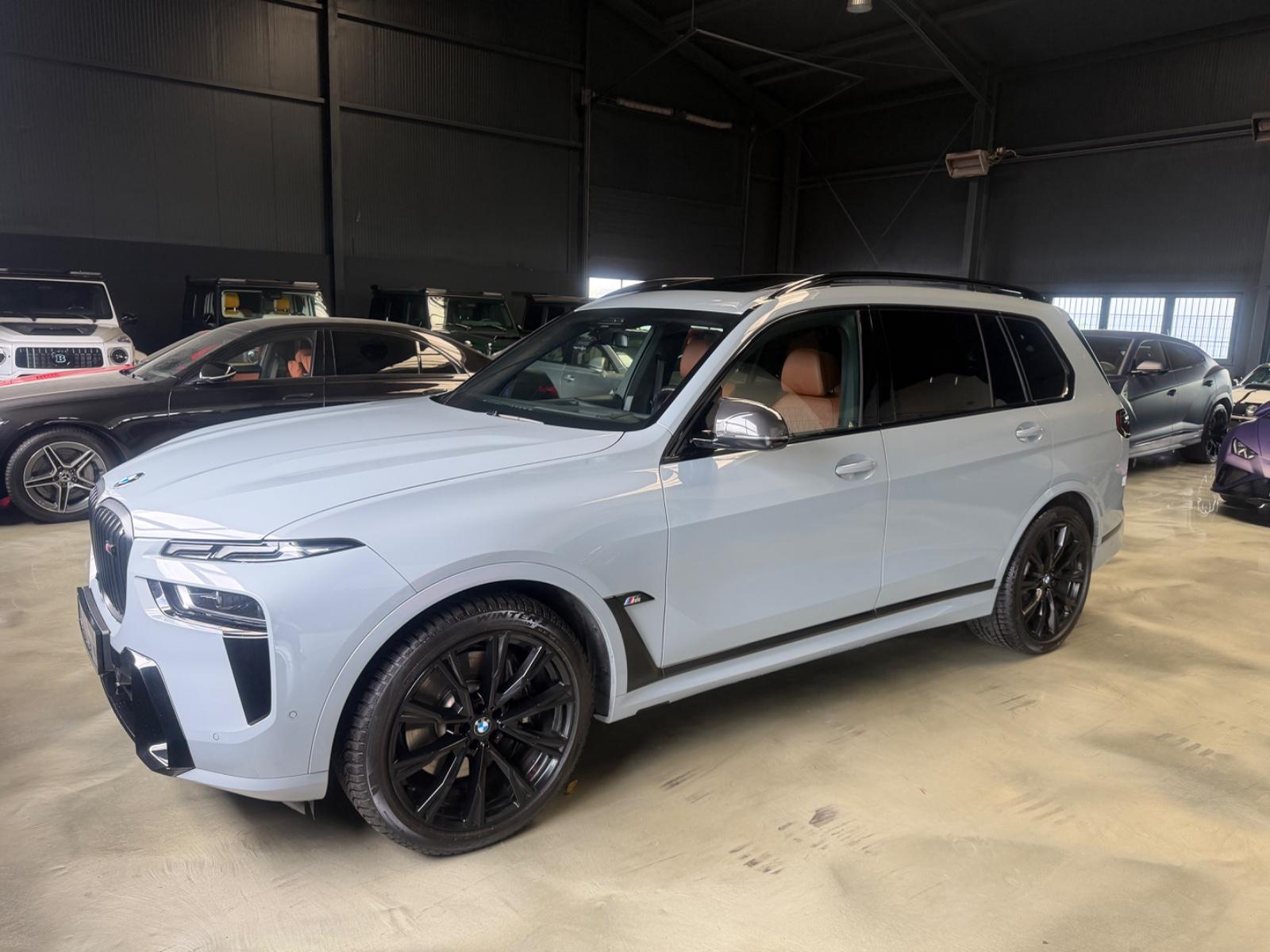 BMW X7M60 CARBON/M SPORT PRO/B&W/6-SITZE/PANO/KOMFO