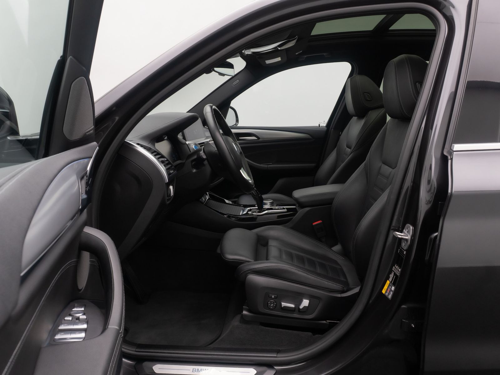 Fahrzeugabbildung BMW iX3 Impressive ACC HUD DAB 360° Panorama 20Zoll