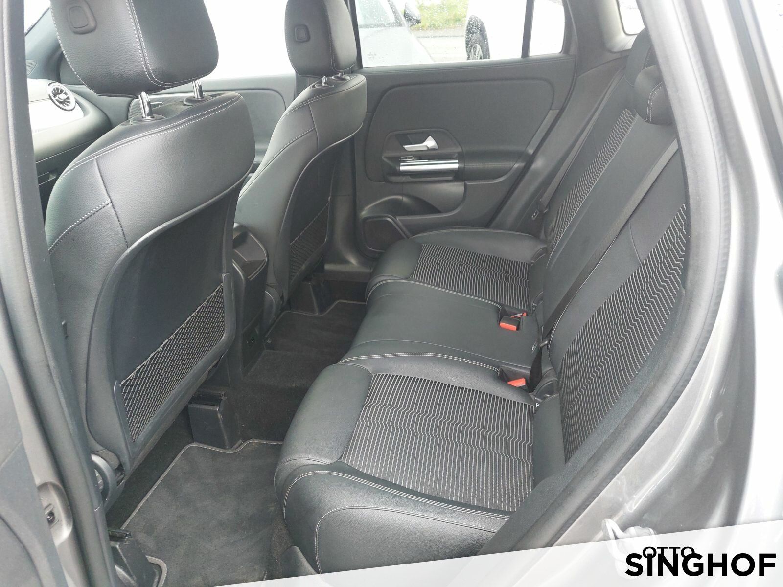 Fahrzeugabbildung Mercedes-Benz GLA 180 Progressive AHK+LED+Rü Kam+MBUX+Ambiente