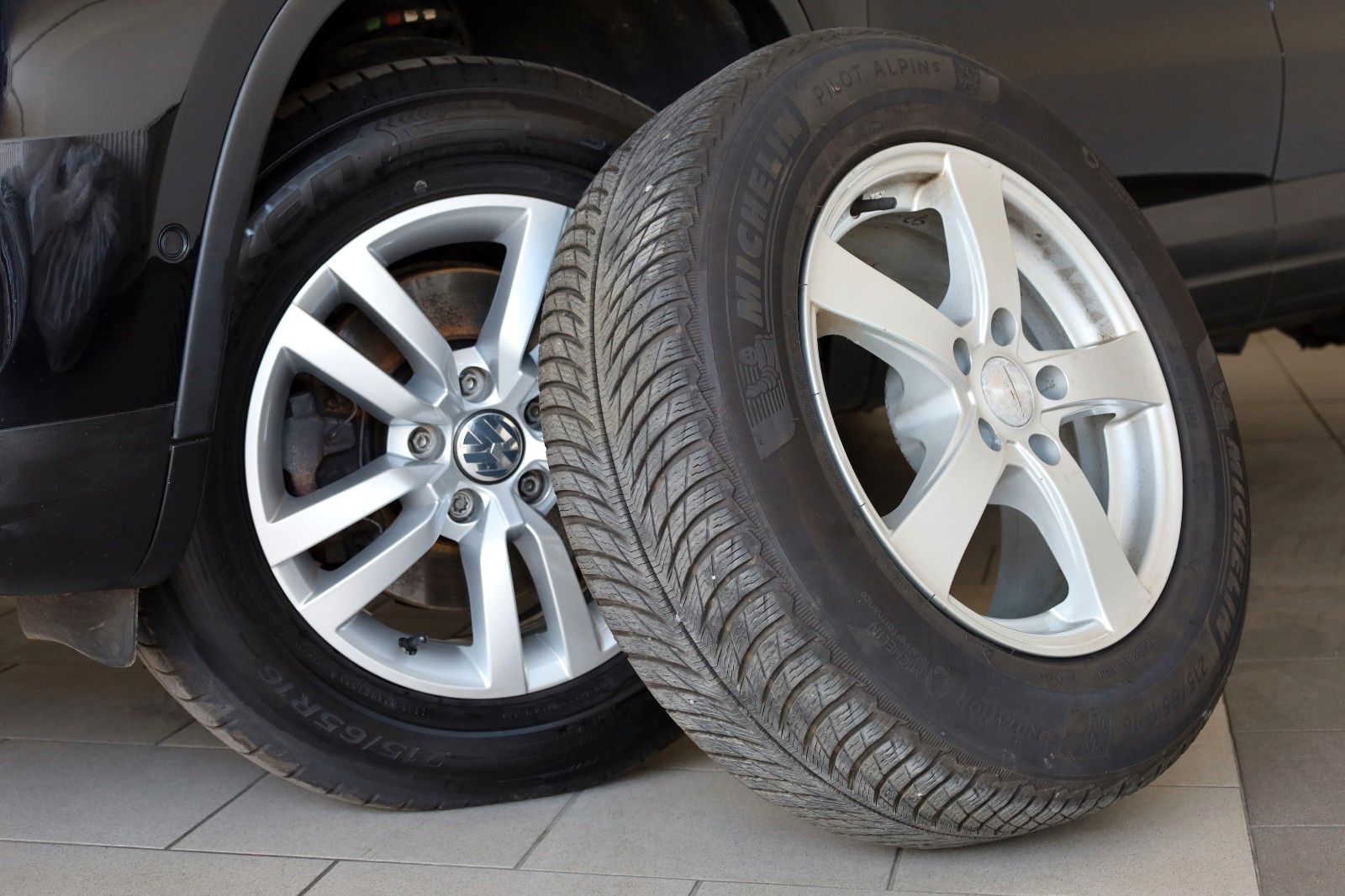 Fahrzeugabbildung Volkswagen Tiguan Trend & Fun BMT SH,PDC,8 fach bereieft