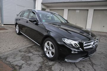 Mercedes E 220 - 1