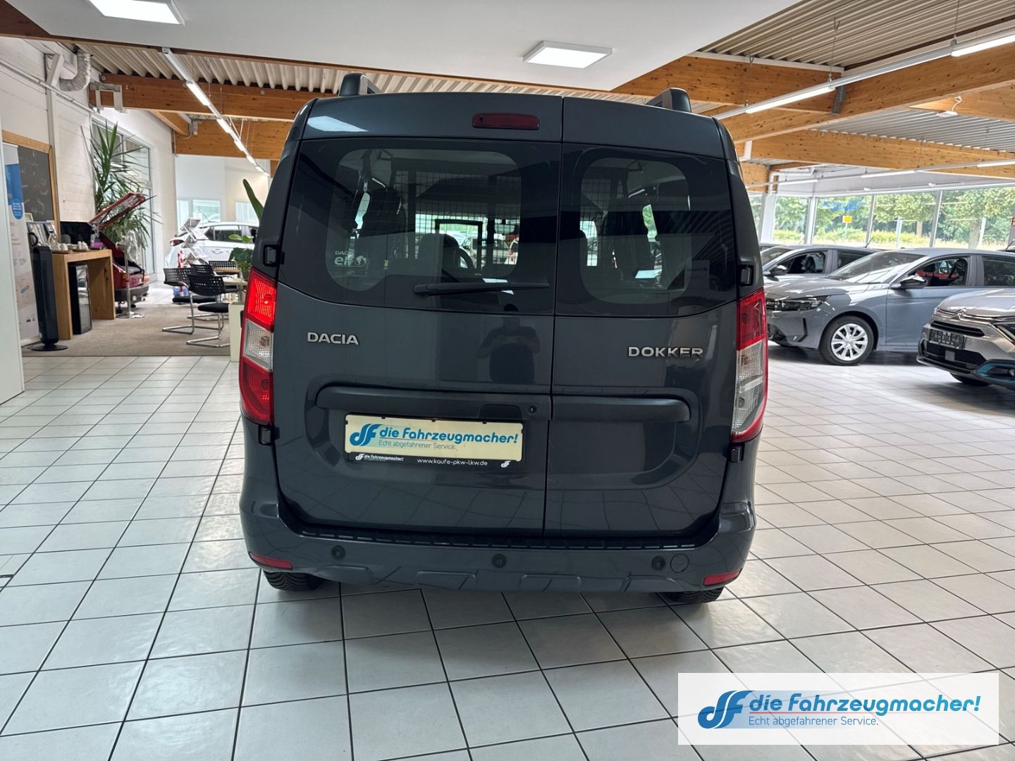 Fahrzeugabbildung Dacia Dokker Celebration ACC Apple CarPlay Android Aut